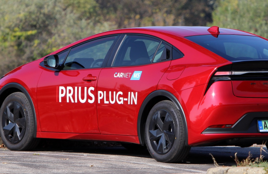 teszt-toyota-prius-phev