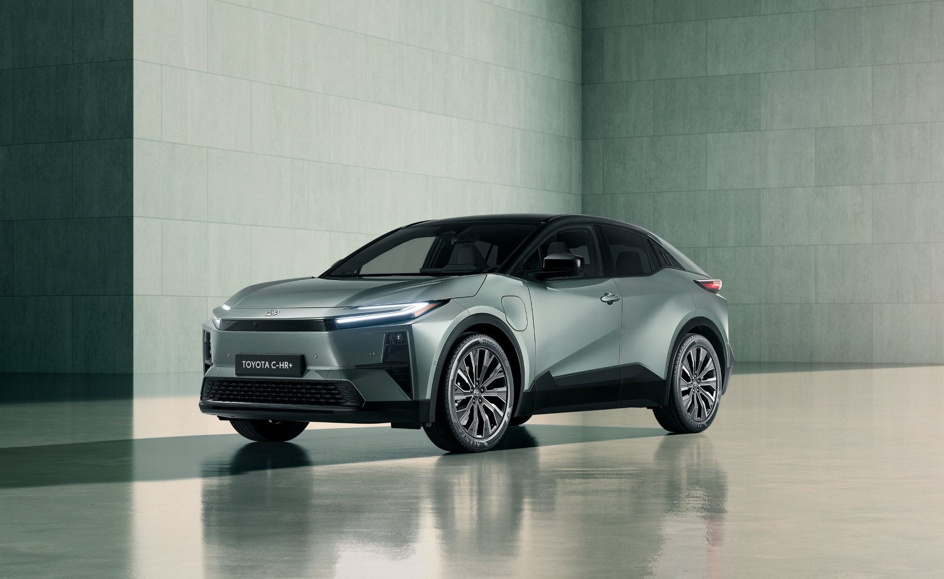 2025-toyota-c-hr-carnet-hir-4