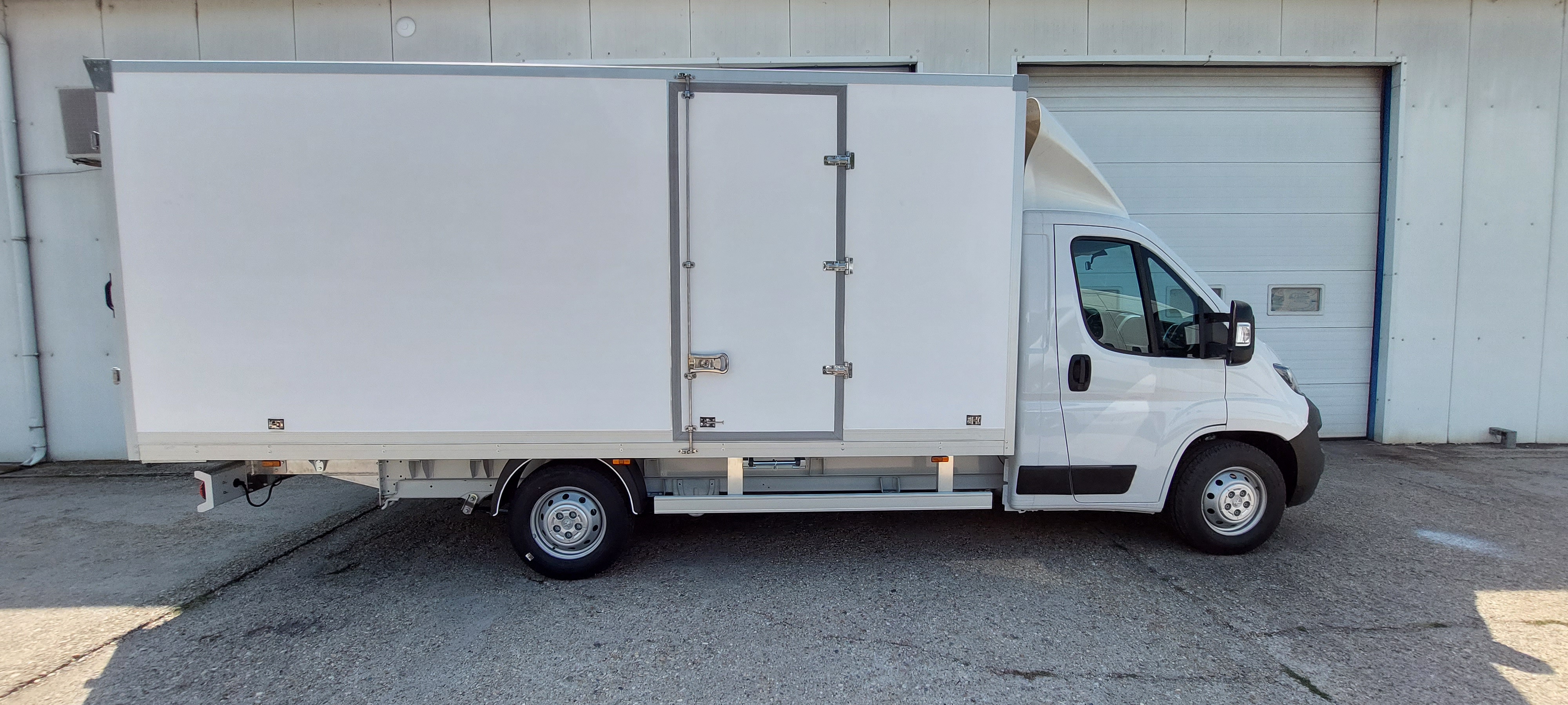 carnet-truck-peugeot-boxer-felepeitmenyezett-keszlet-1