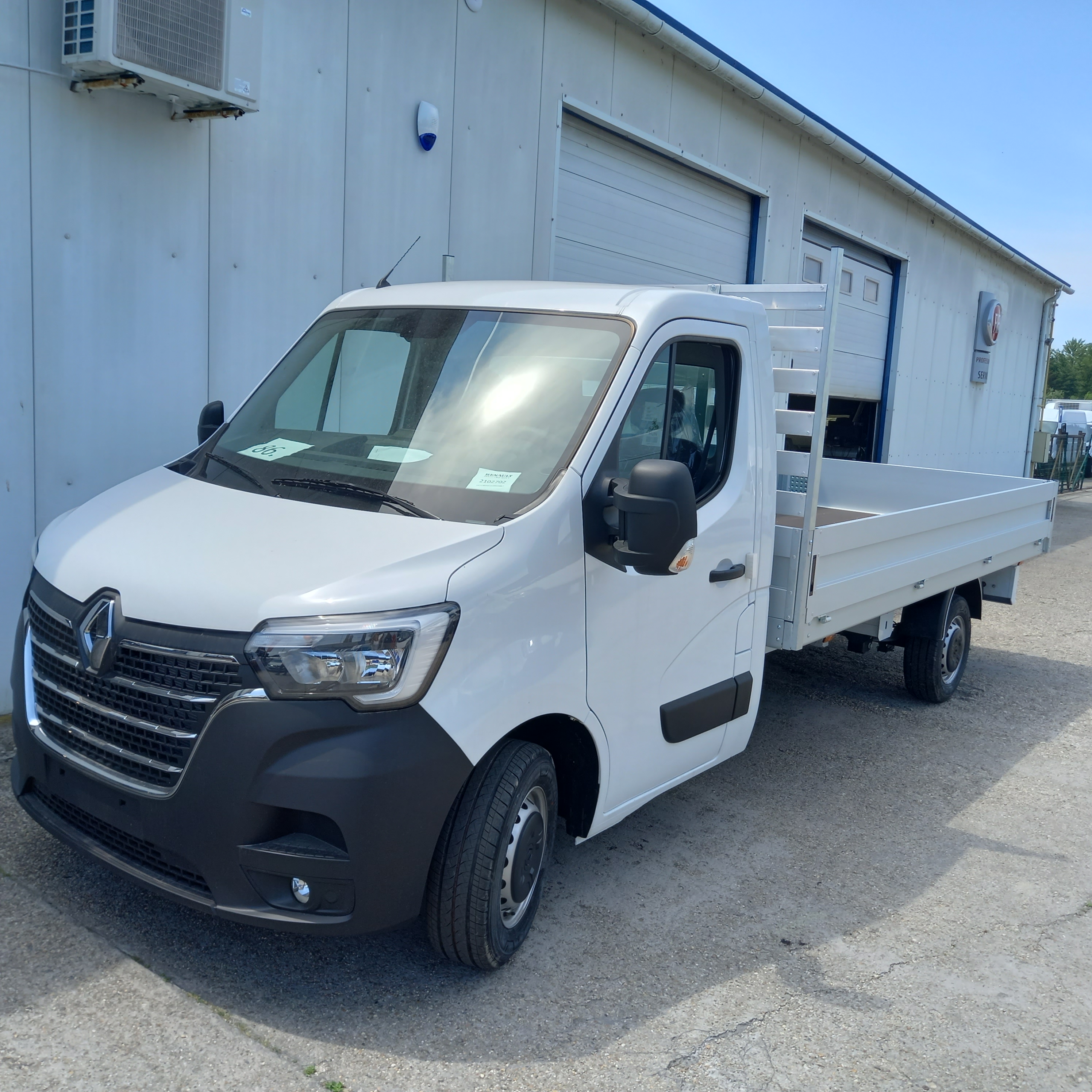 carnet-truck-renault-master-felepeitmenyezett-keszlet-3